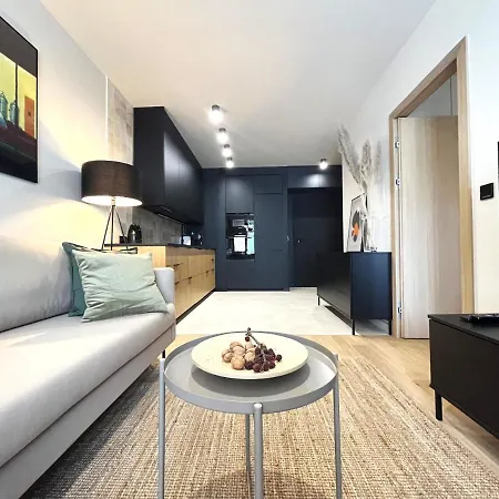 Apartment Wyszynskiego - Self Check-in 20h - Parking &lift Wroclaw