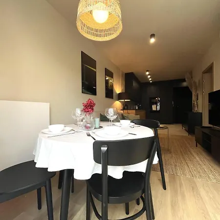 Apartmán Wyszynskiego - Self Check-in 20h - Parking &lift Vratislav