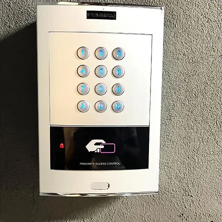 Wyszynskiego - Self Check-in 20h - Parking &lift